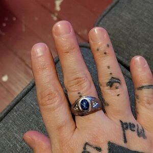 10K white gold Blue star Sapphire ring